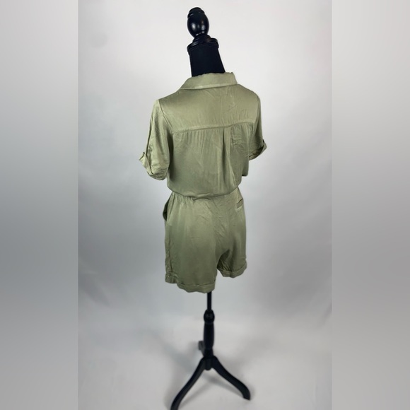 Romper Olive Green Medium Oasis with Pockets - Picture 6 of 10